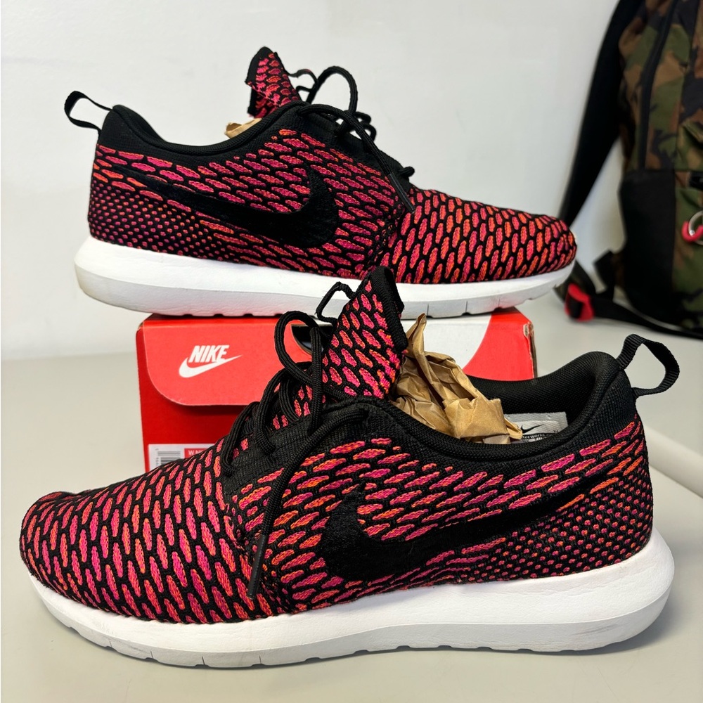 RARE - Nike Roshe Run Flyknit 'Fireberry' - Size 9 Men's